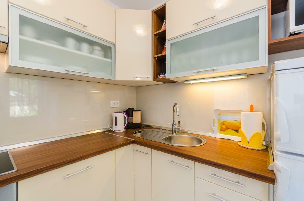 Apartmani Katica ポヴィレ エクステリア 写真