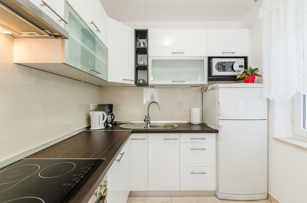 Apartmani Katica ポヴィレ エクステリア 写真